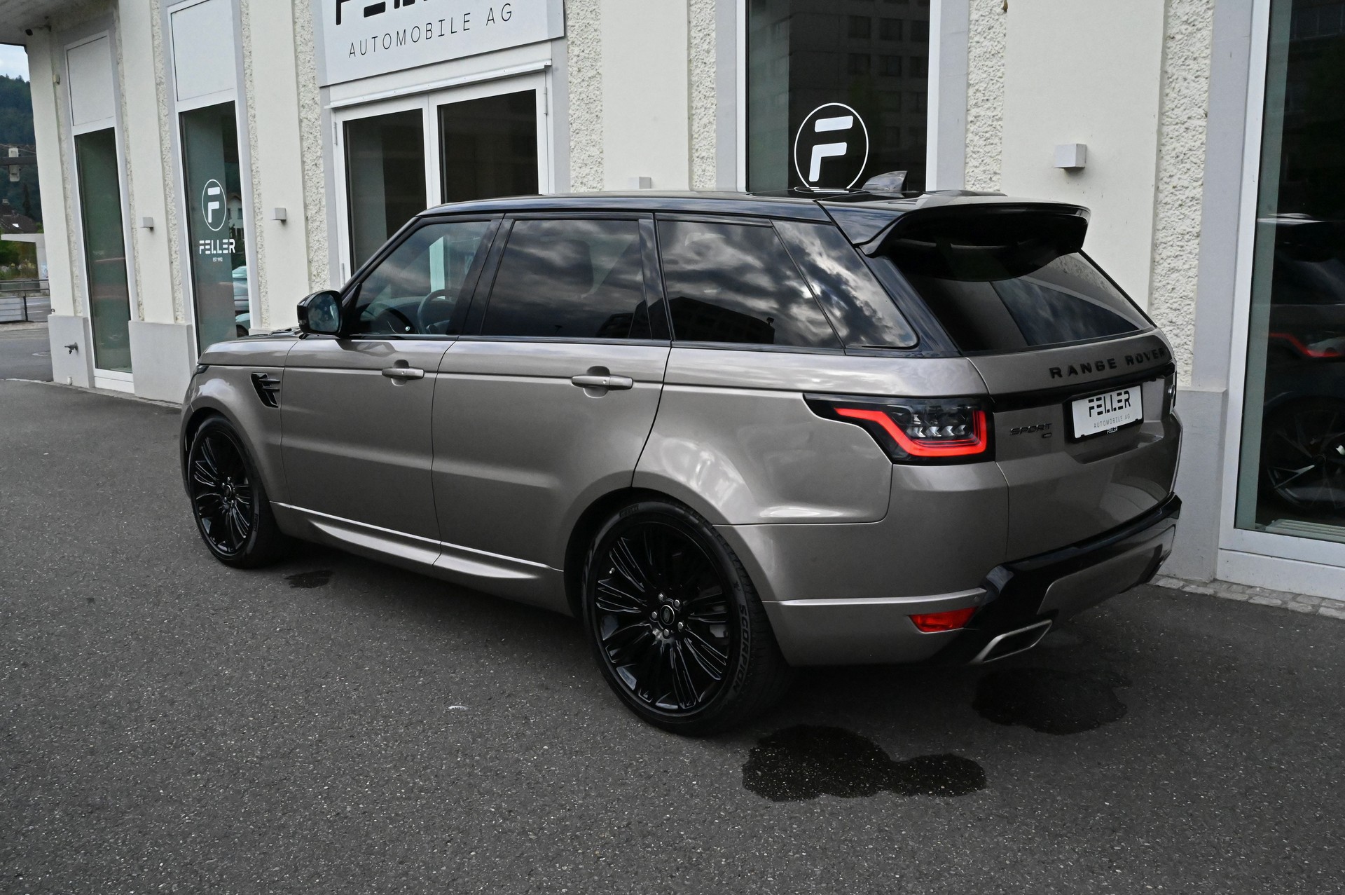 LAND ROVER Range Rover Sport D300 3.0D I6 MHEV HSE Dynamic Automatic-image-4