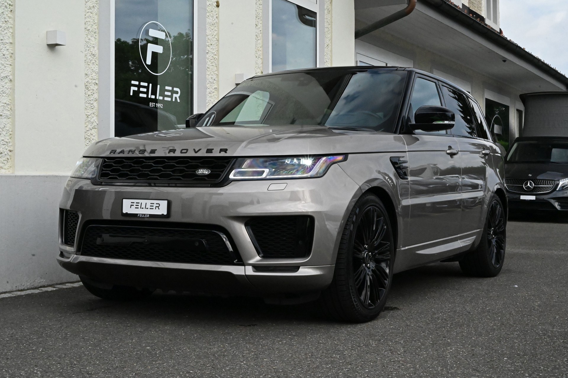 LAND ROVER Range Rover Sport D300 3.0D I6 MHEV HSE Dynamic Automatic-showroom-element-1