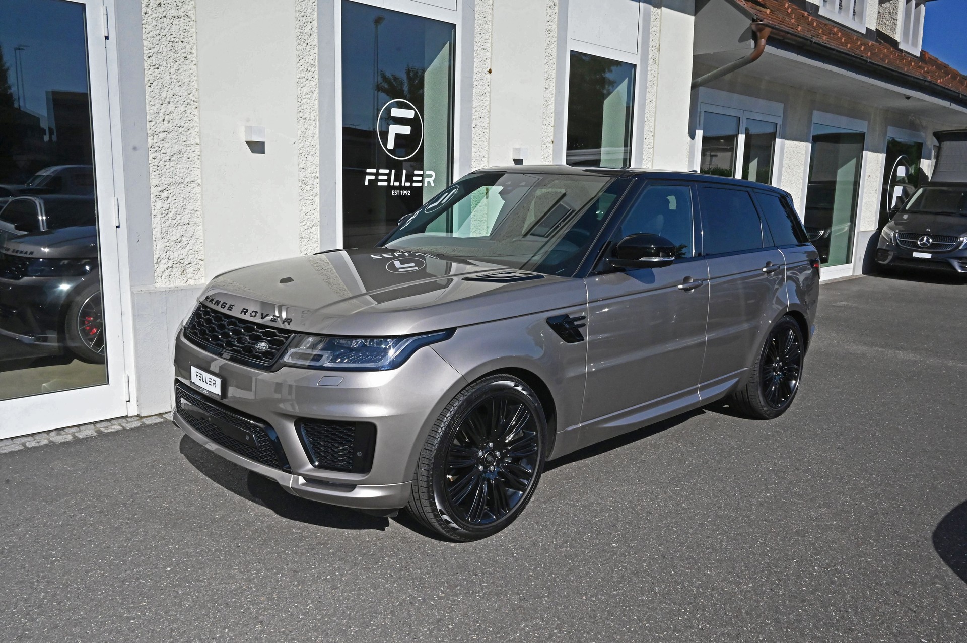 LAND ROVER Range Rover Sport D300 3.0D I6 MHEV HSE Dynamic Automatic-image-1