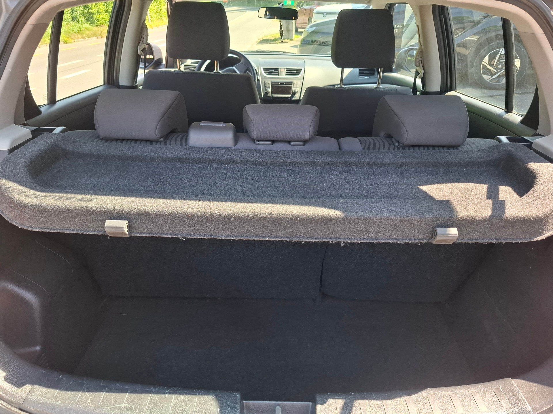 SUZUKI Swift 1.2i 16V GL Automatic-image-7