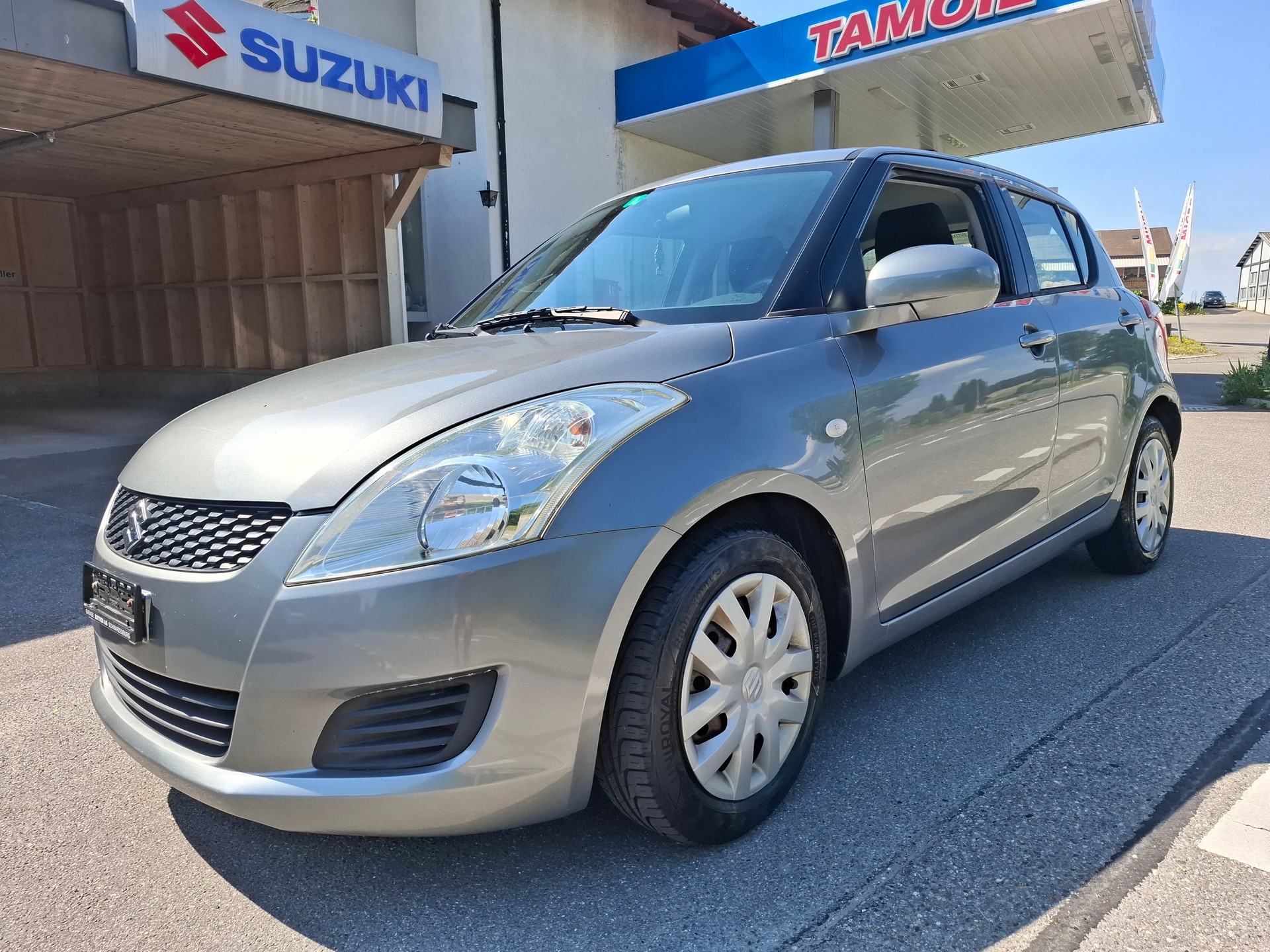 SUZUKI Swift 1.2i 16V GL Automatic-image-0