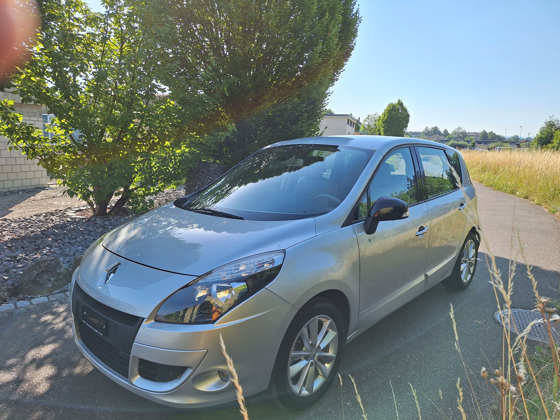 RENAULT Scénic 2.0 16V Dynamique X-Tronic CVT-image-1