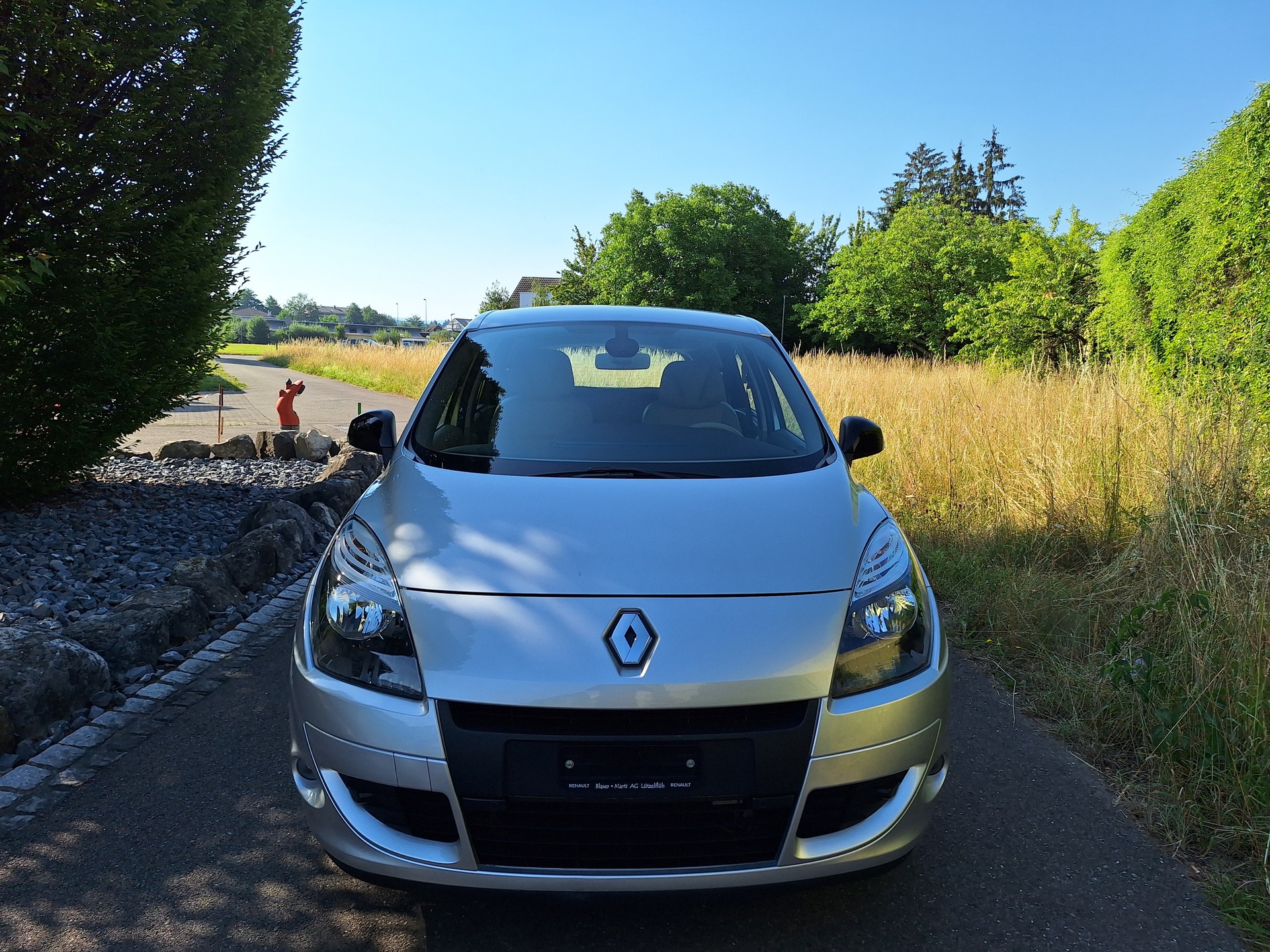 RENAULT Scénic 2.0 16V Dynamique X-Tronic CVT-image-2