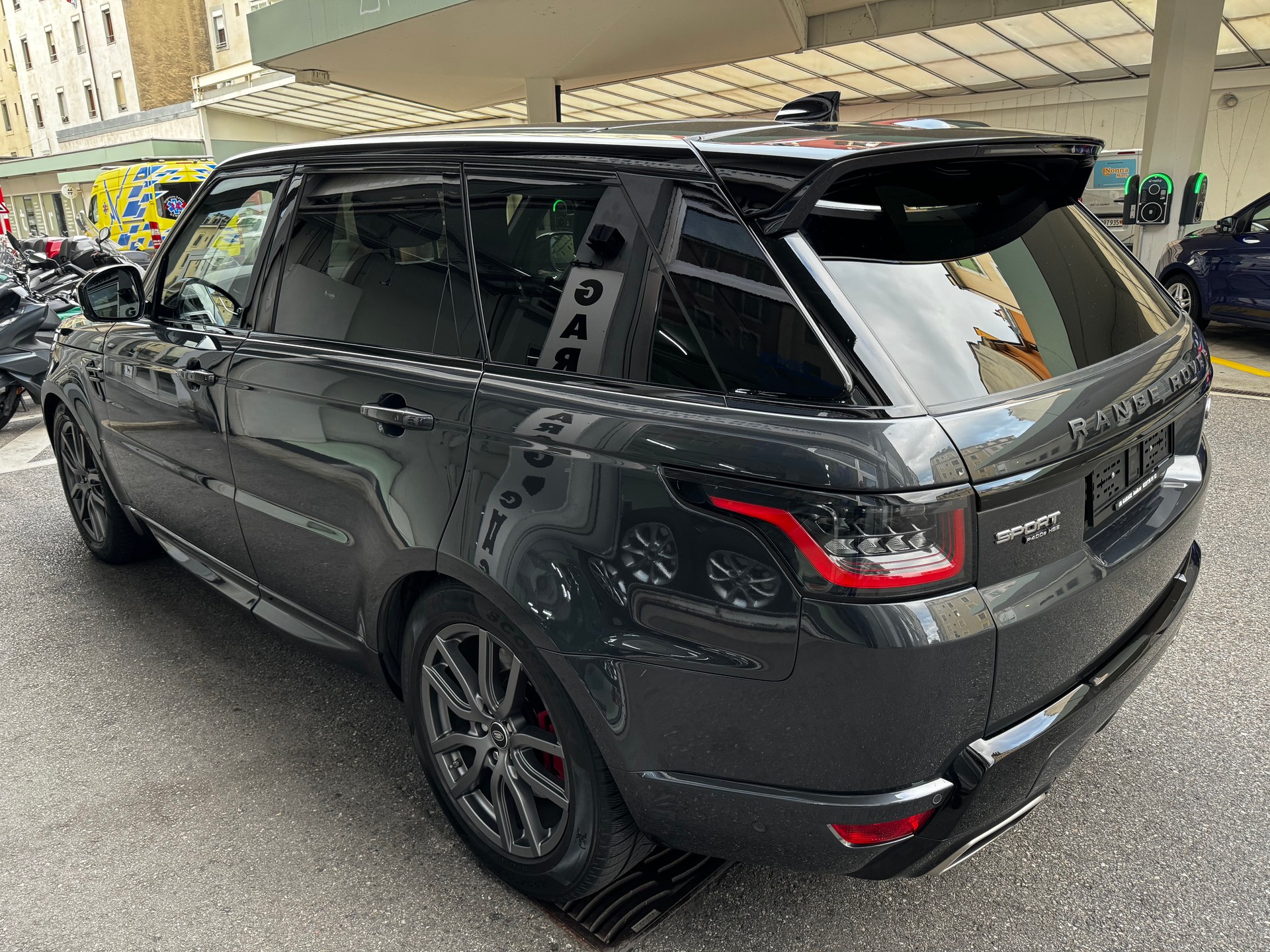 LAND ROVER Range Rover Sport P400e 2.0 I4 PHEV HSE Automatic-image-3