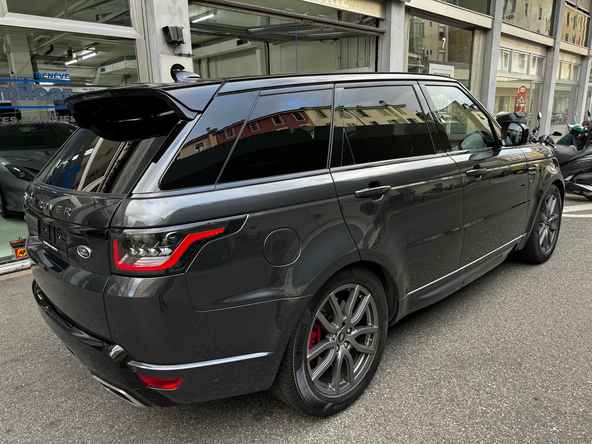 LAND ROVER Range Rover Sport P400e 2.0 I4 PHEV HSE Automatic-image-2