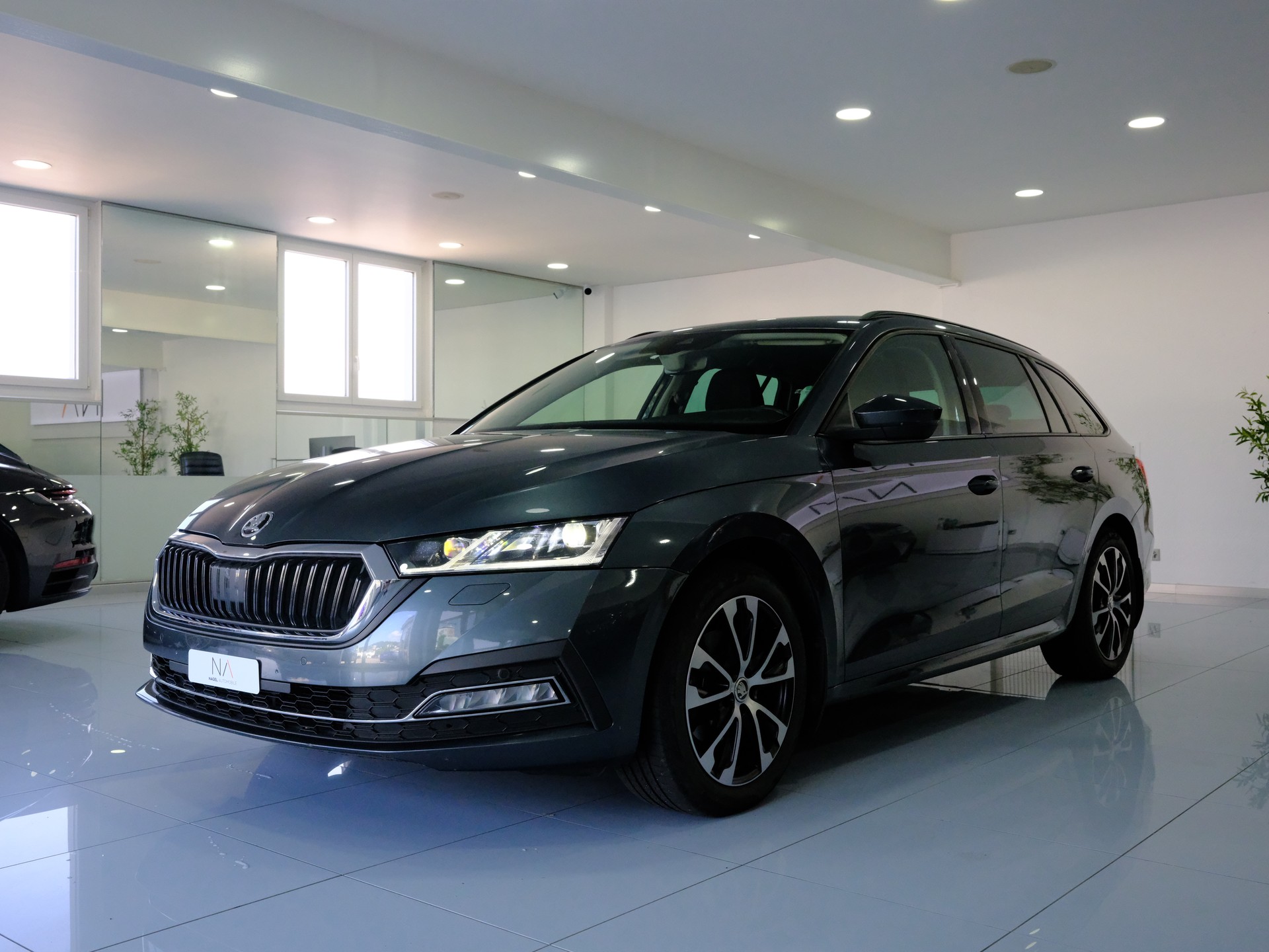 SKODA Octavia Combi 2.0 TDI DSG Style-image-3