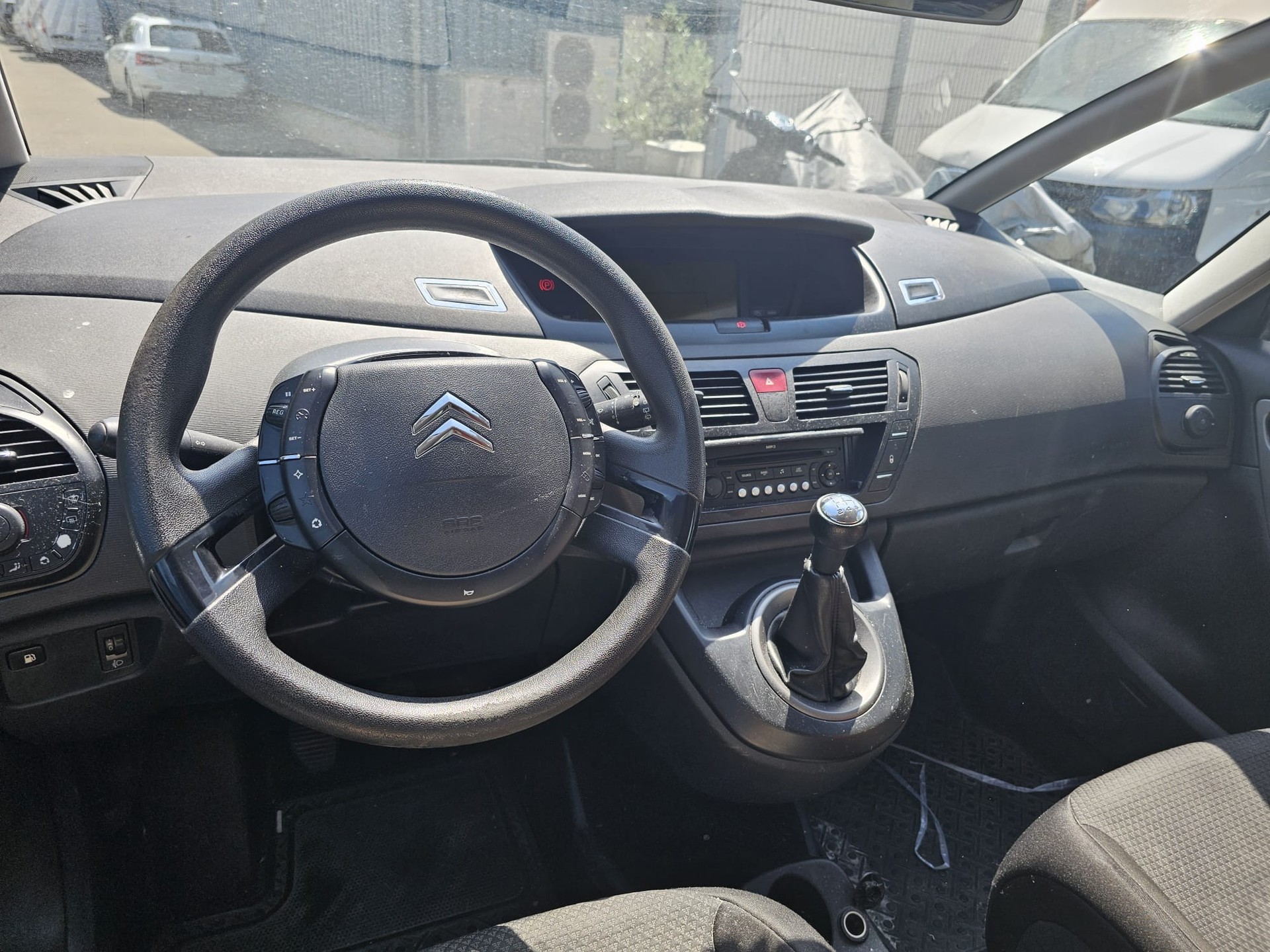 CITROEN Grand C4 Picasso 1.6 HDI 16V Dynamique-image-4