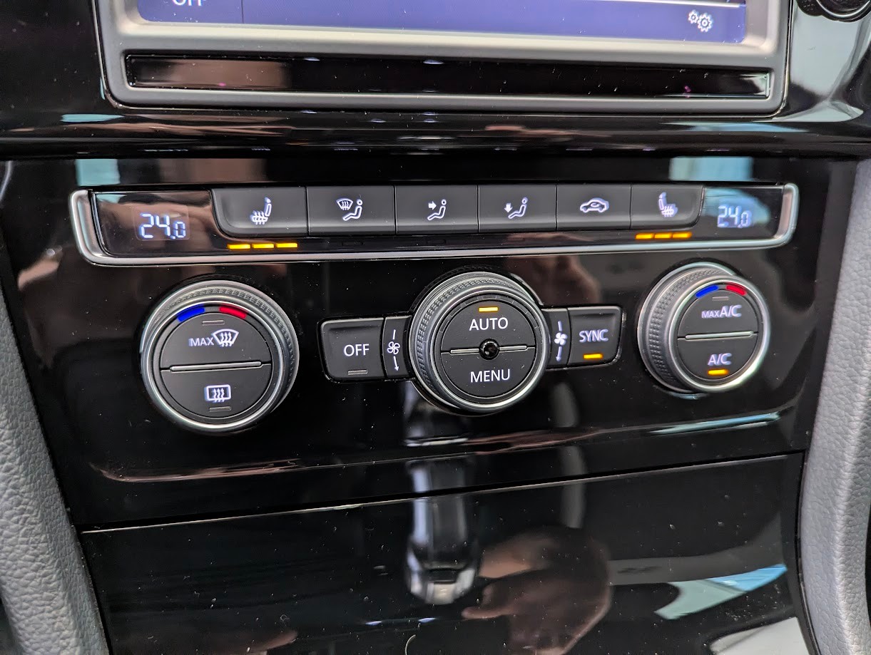 VW Golf VII 2.0 TSI R DSG 4Motion*1.HAND CH-AUTO 12MT GAR FRISCH AB MFK+AB SERVICE GROSSES NAVI CAM ACC-image-23