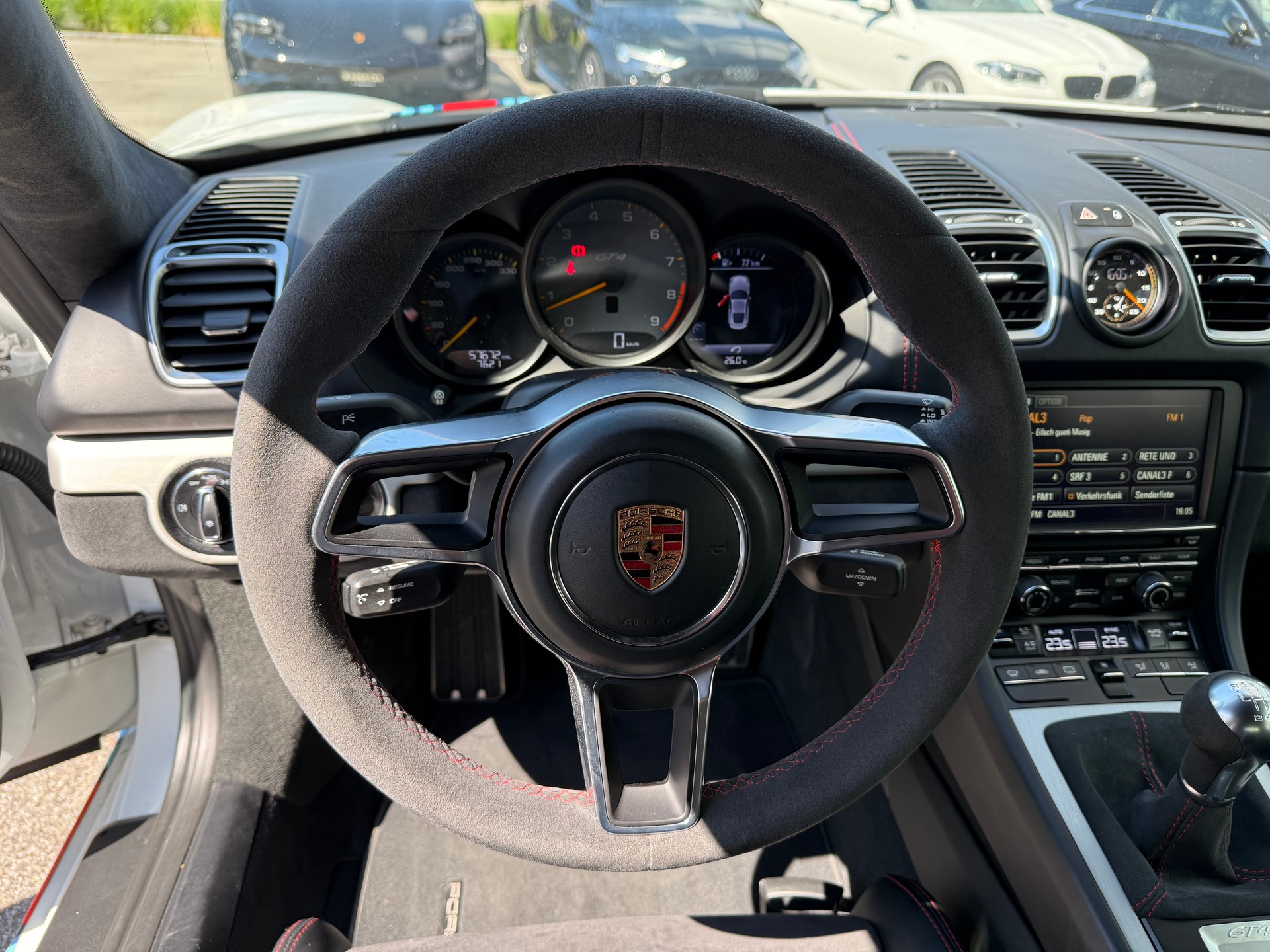 PORSCHE Cayman GT4-image-11