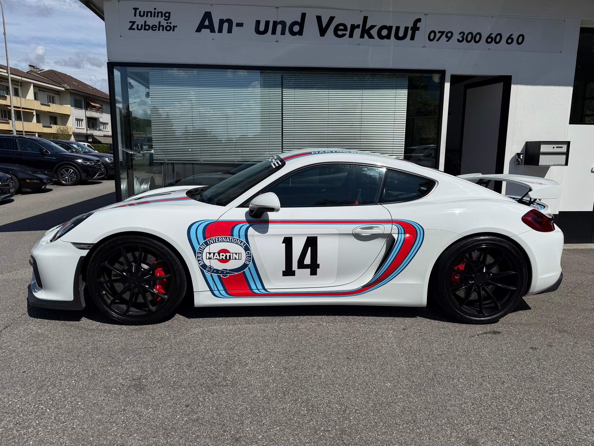 PORSCHE Cayman GT4-image-3