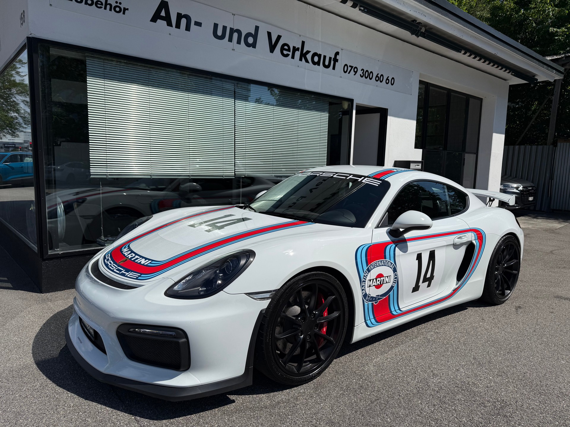PORSCHE Cayman GT4-image-0