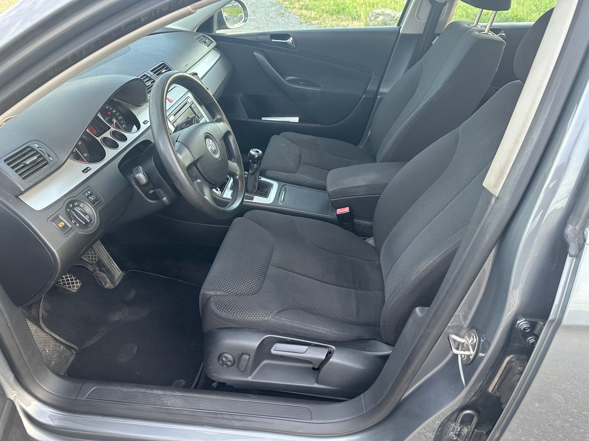 VW Passat Variant 2.0 TDI Comfortline 4Motion-image-9