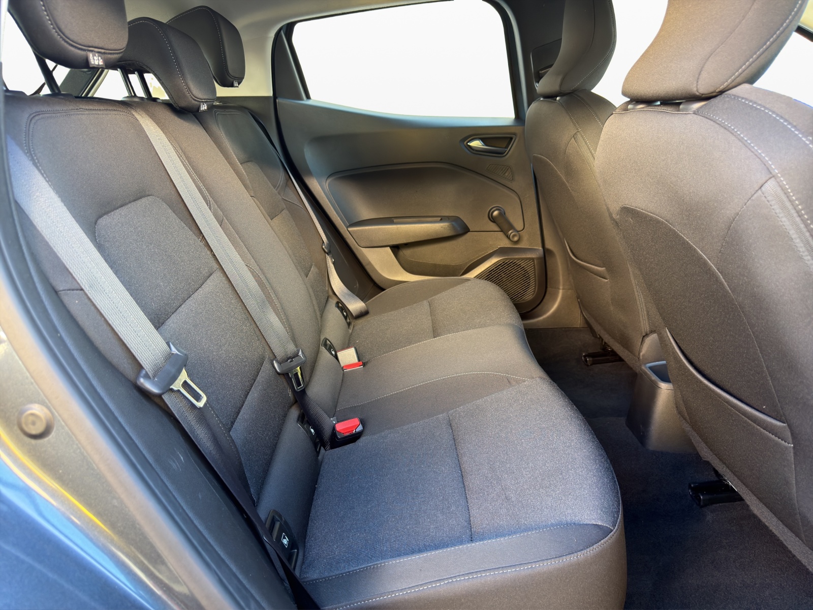 RENAULT Clio 1.0 Equilibre CVT-image-18