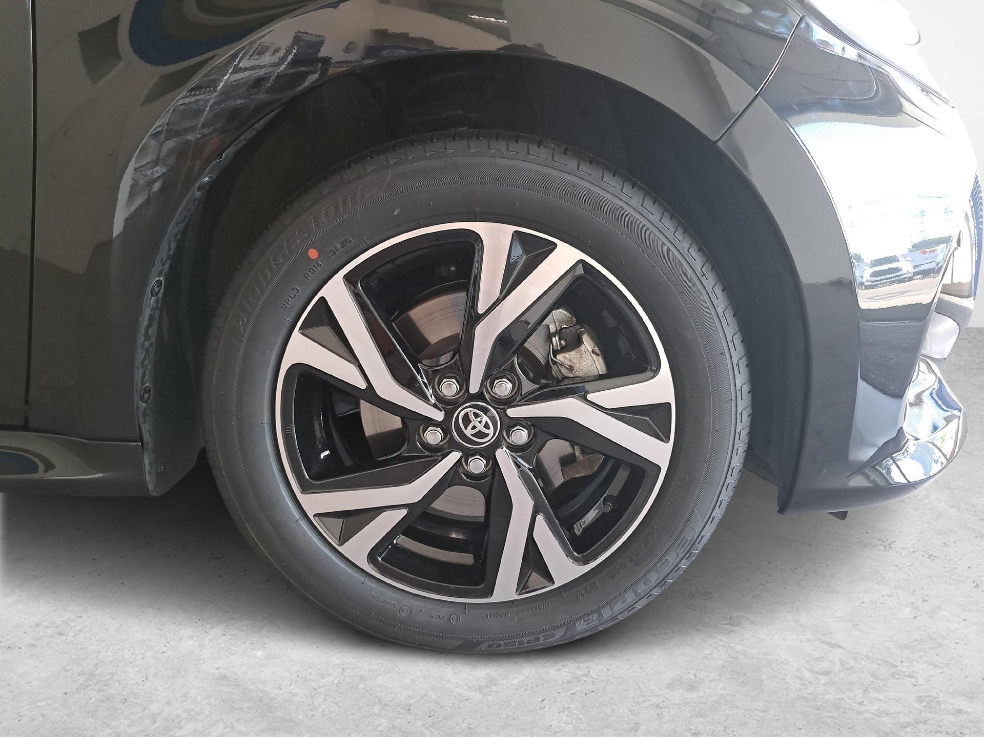 TOYOTA Yaris 1.5 VVT-i HSD Trend-image-12