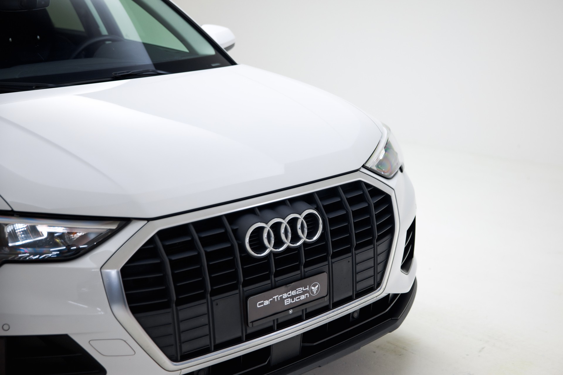 AUDI Q3 35 TDI quattro S-tronic-image-11
