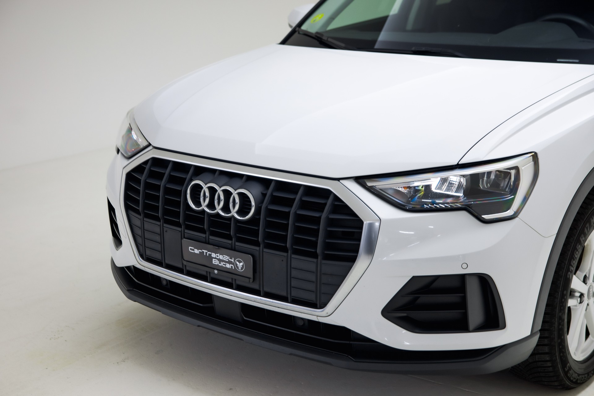 AUDI Q3 35 TDI quattro S-tronic-image-12