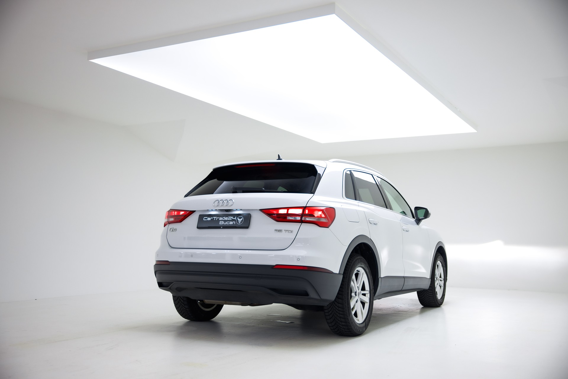 AUDI Q3 35 TDI quattro S-tronic-image-7