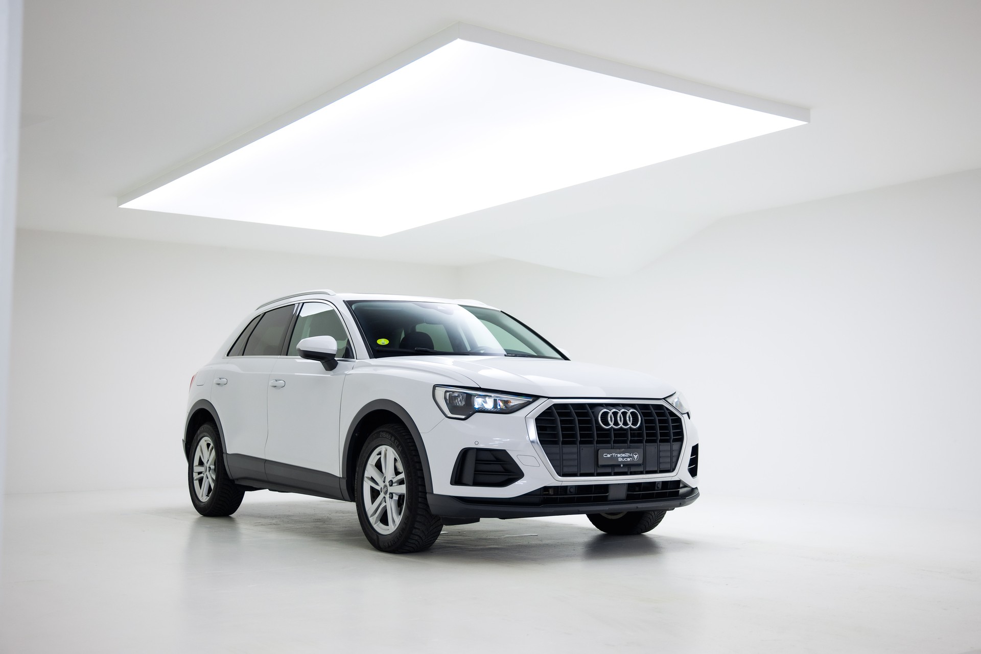 AUDI Q3 35 TDI quattro S-tronic-image-6