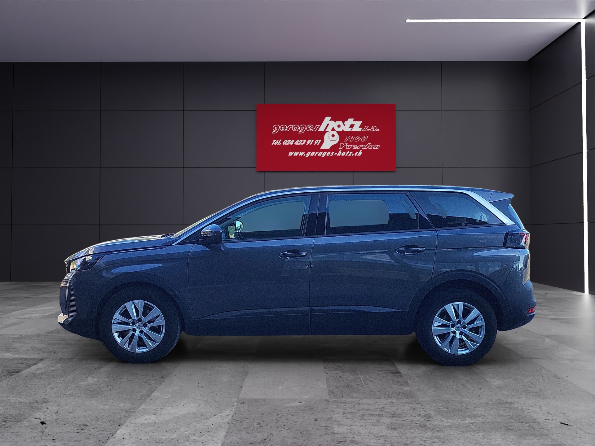 PEUGEOT 5008 1.2 Active Pack-image-0