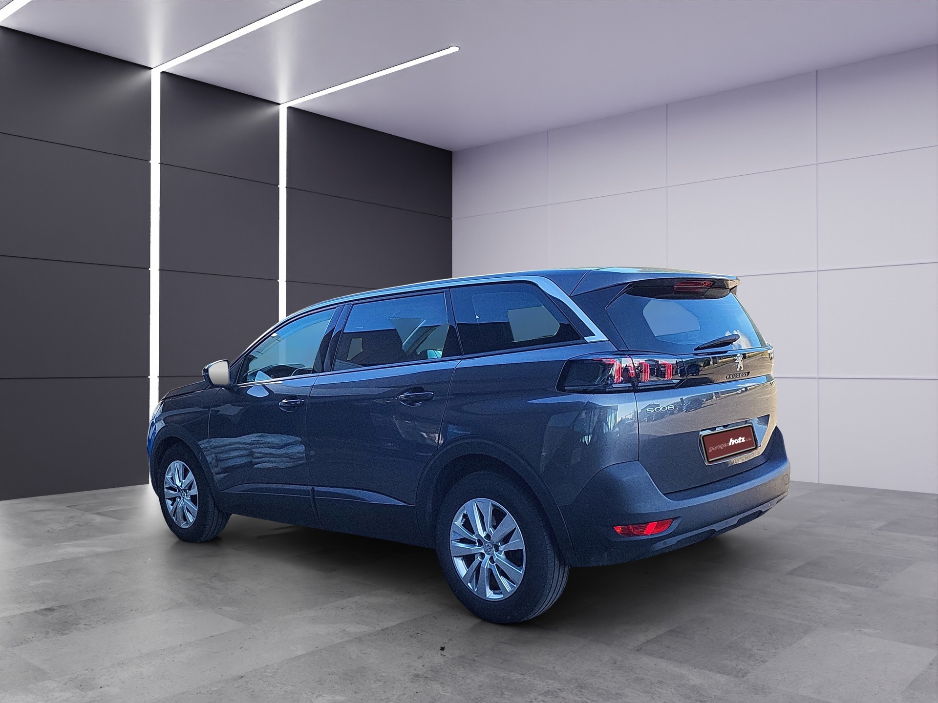 PEUGEOT 5008 1.2 Active Pack-image-1
