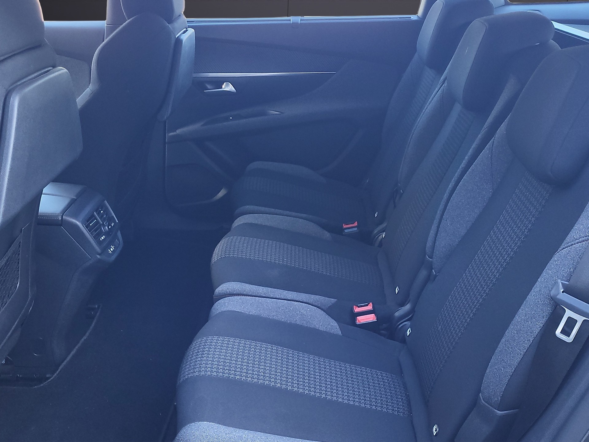 PEUGEOT 5008 1.2 Active Pack-image-4