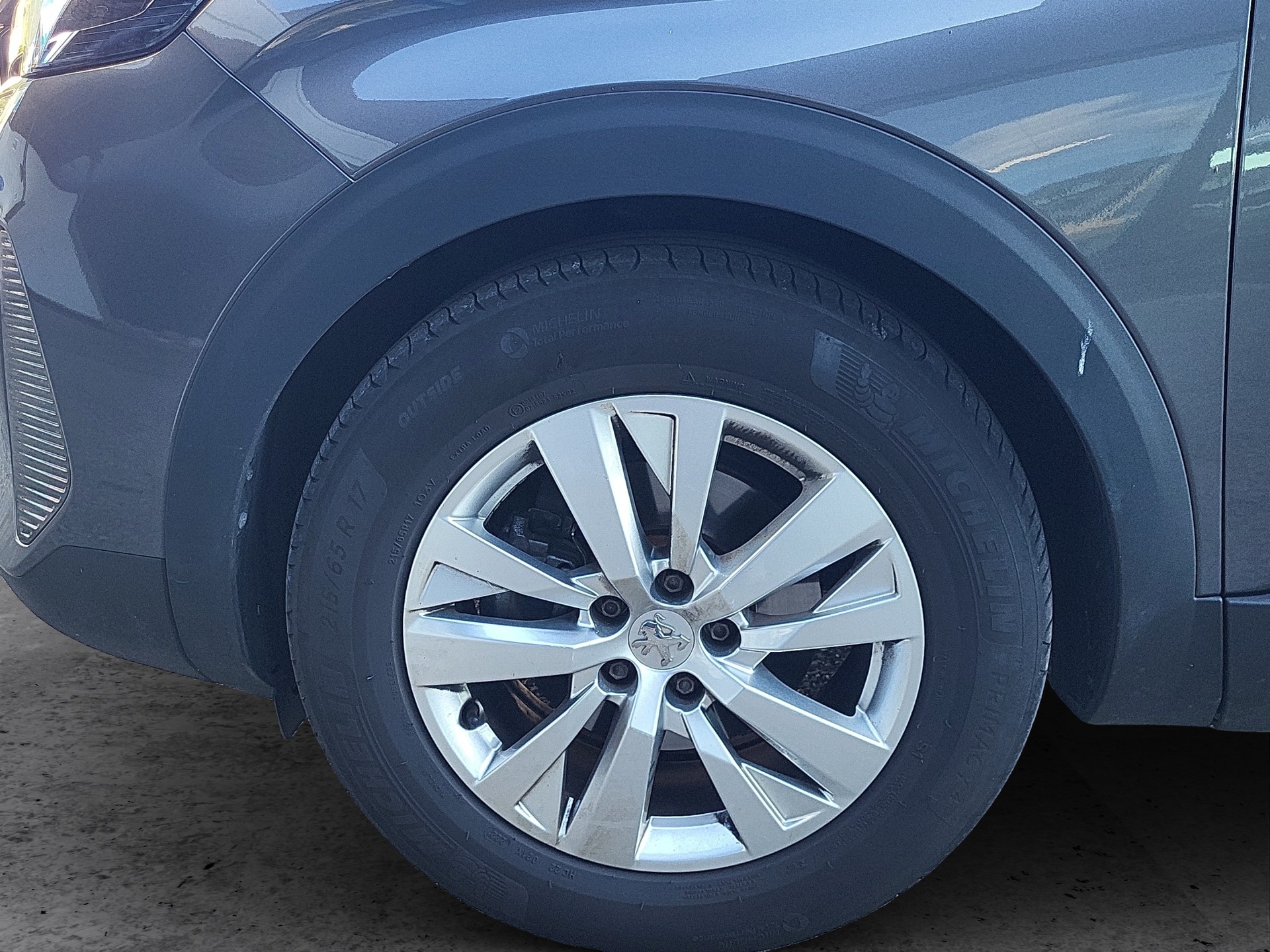 PEUGEOT 5008 1.2 Active Pack-image-2