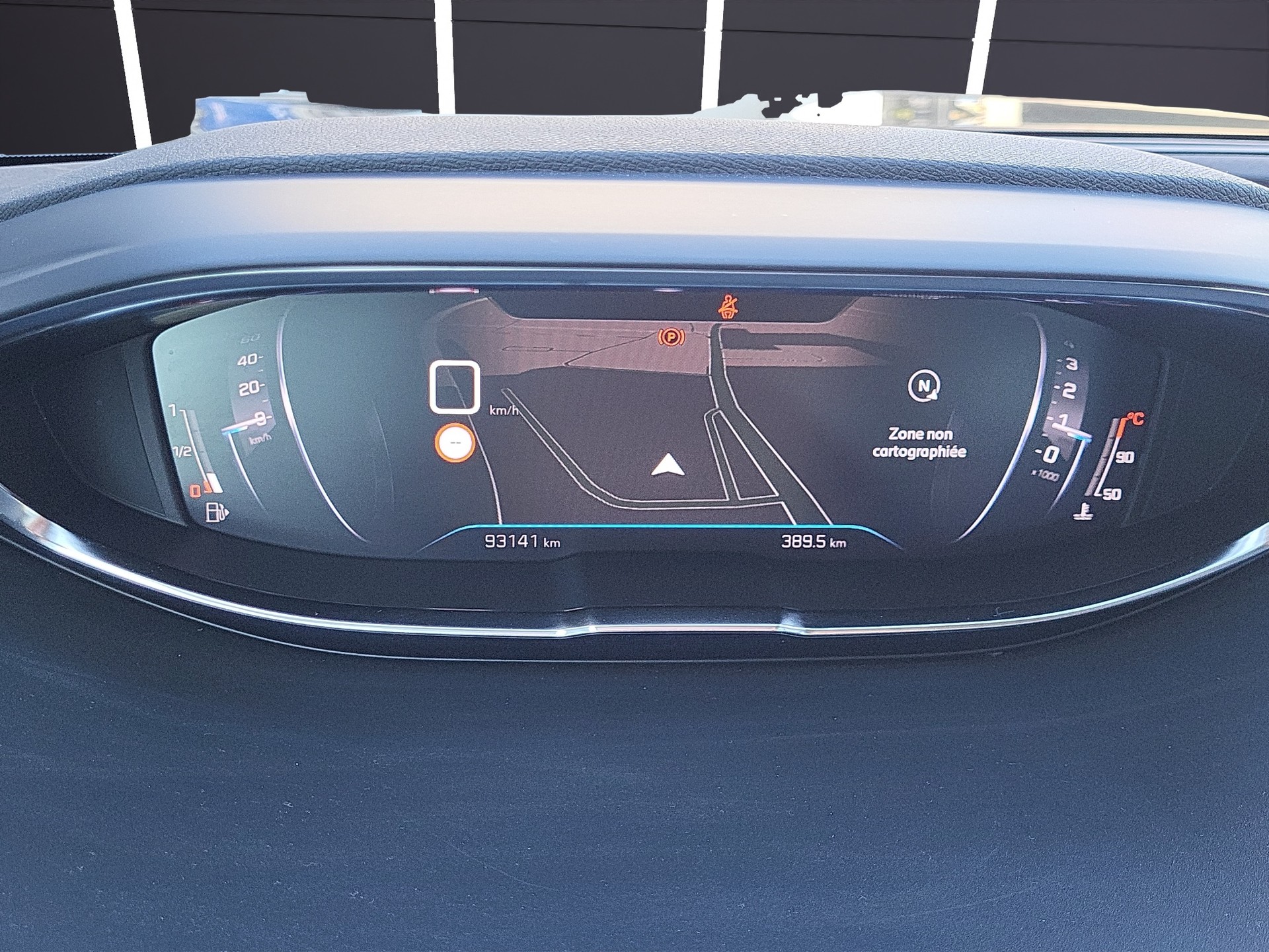 PEUGEOT 5008 1.2 Active Pack-image-7