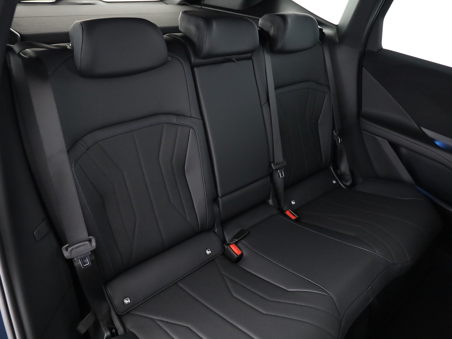 BMW iX3 50 xDrive M Sport-image-16