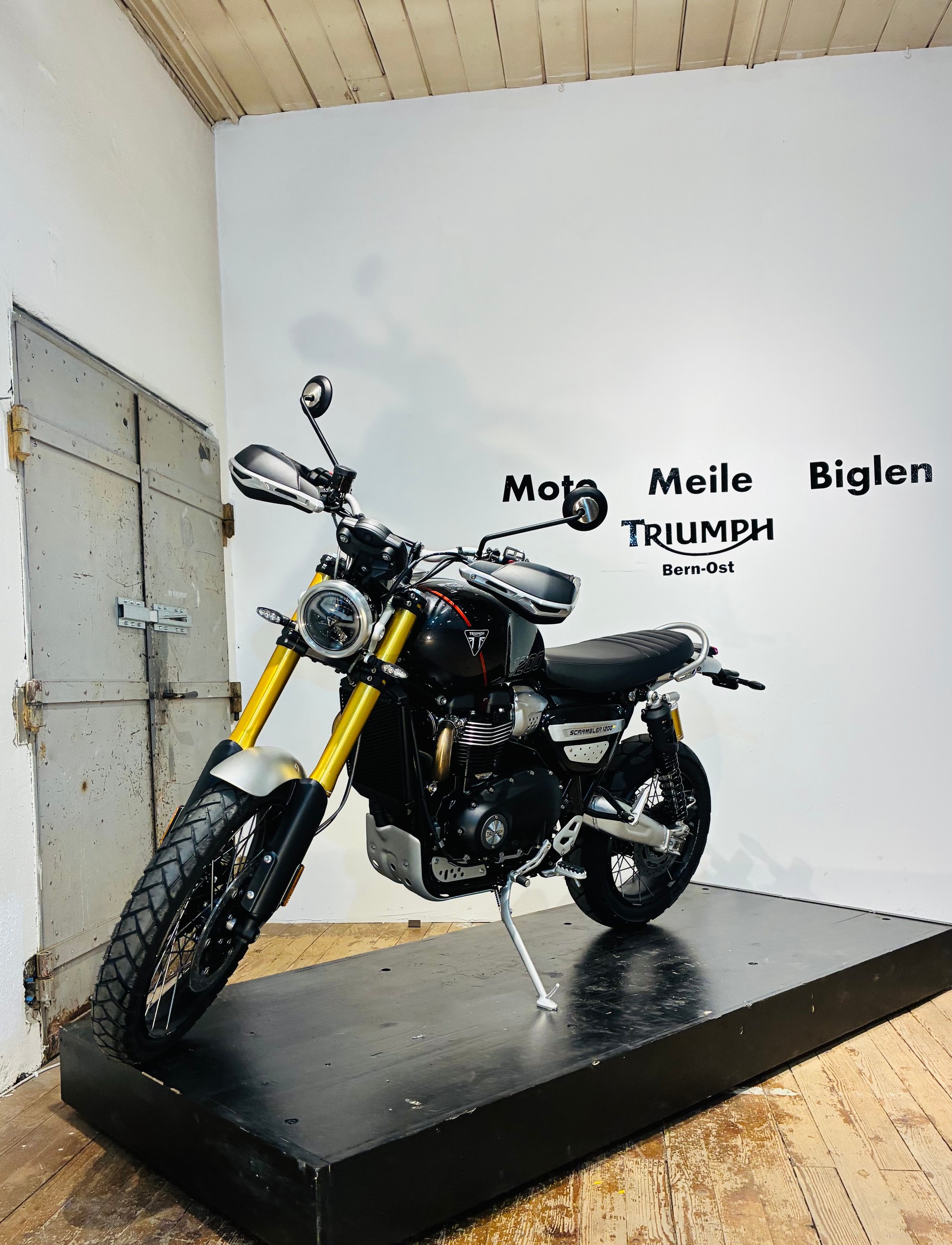 TRIUMPH Scrambler 1200 XE-showroom-element-2