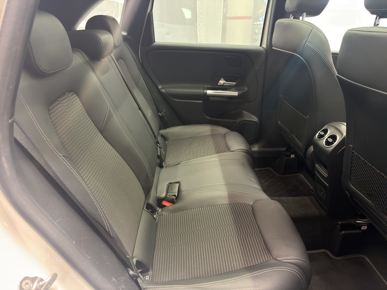 MERCEDES-BENZ B 200 Progressive-image-9