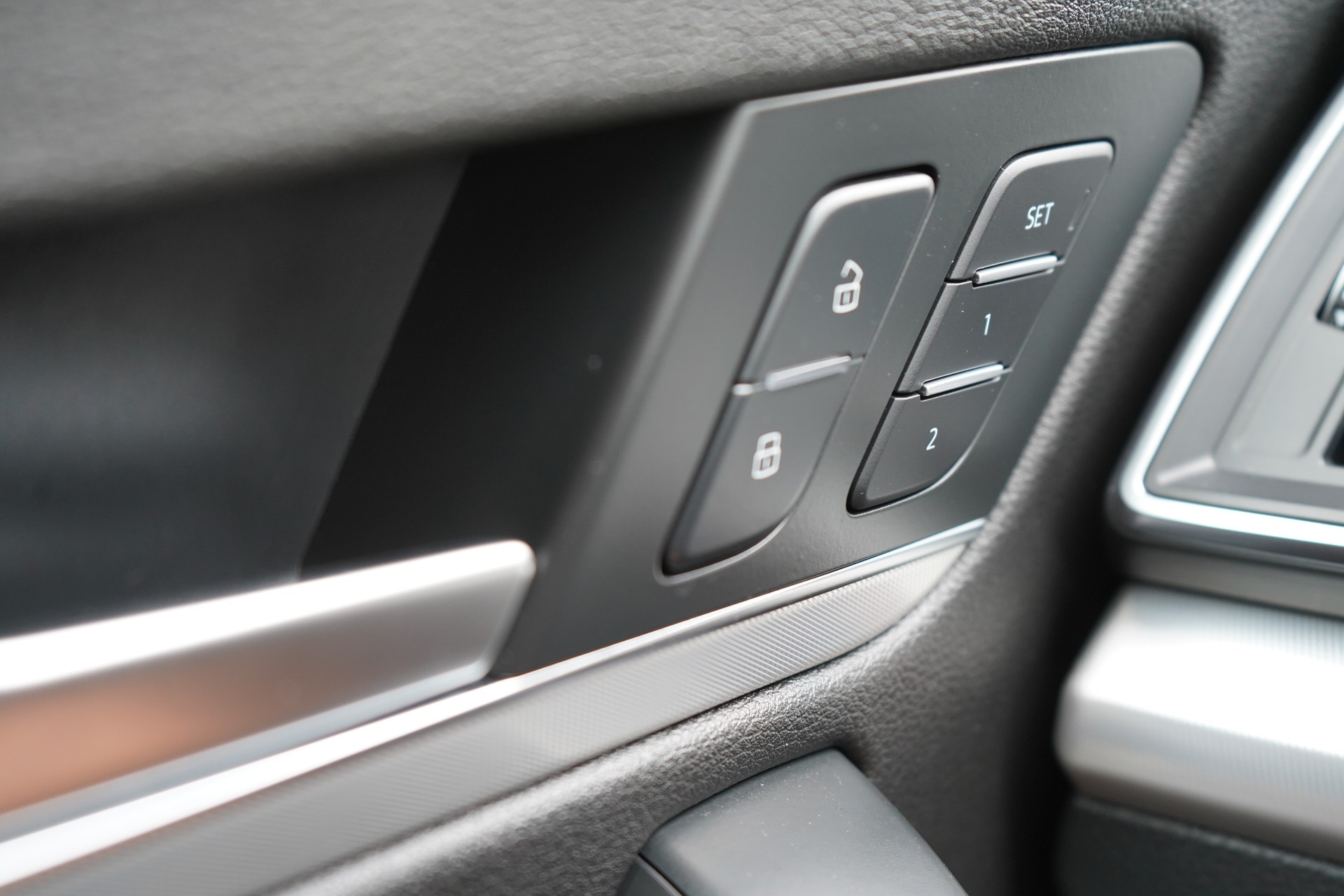 AUDI Q5 2.0 TDI SPORT BLACK QUATTRO S-TRONIC l 190 PS-image-17