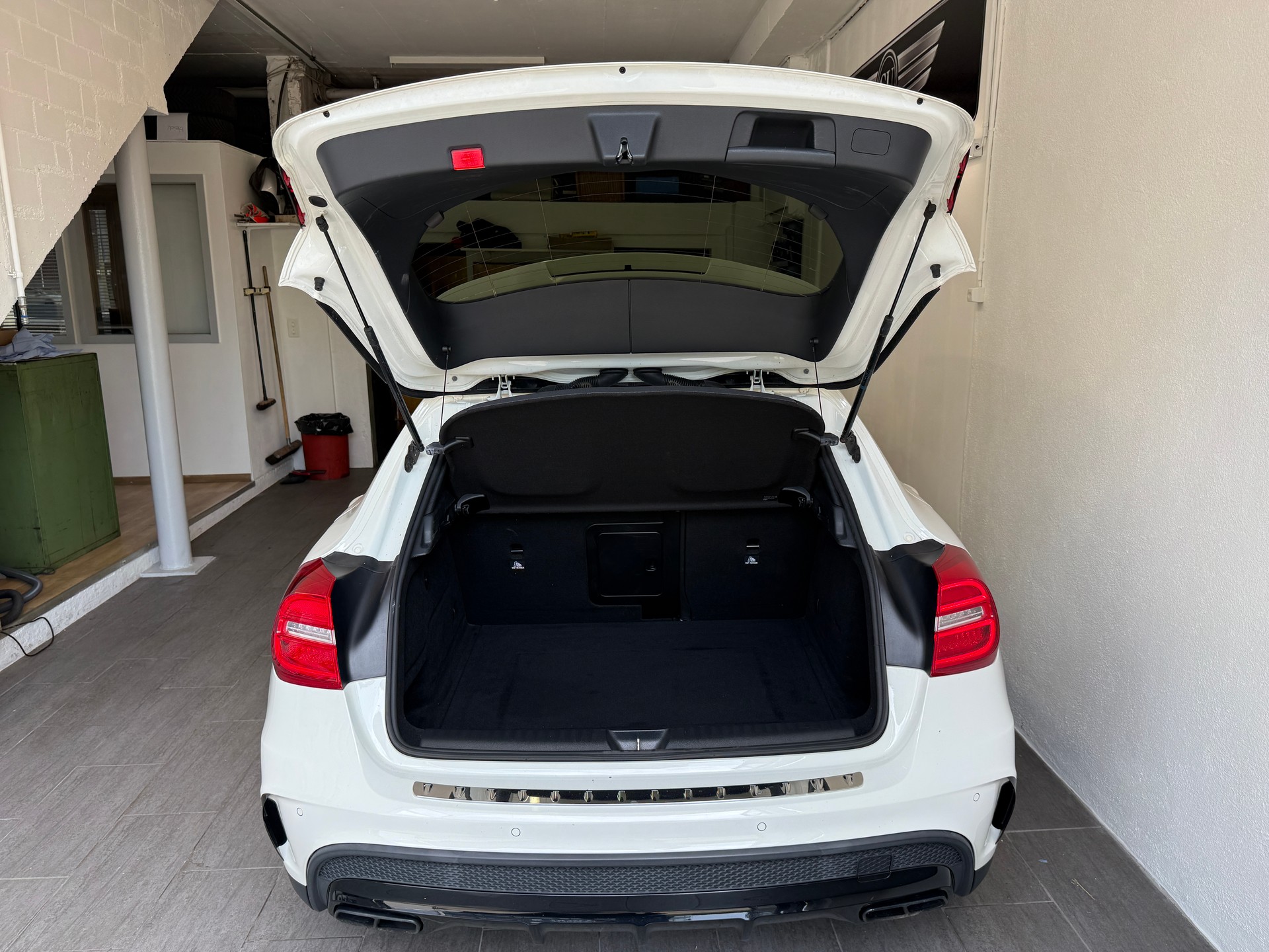MERCEDES-BENZ GLA 45 AMG 4Matic 7G-DCT Ab 260.- pro Monat-image-8