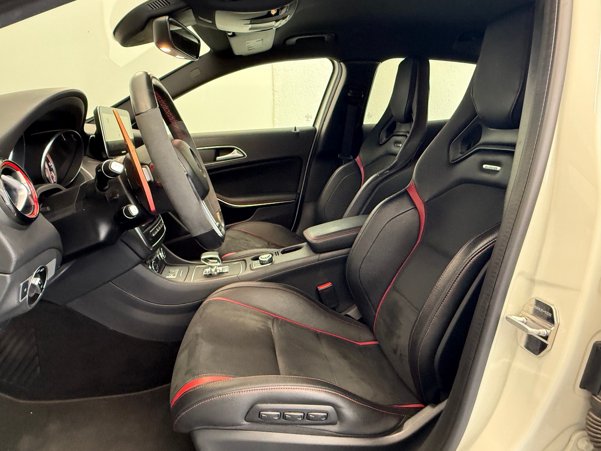 MERCEDES-BENZ GLA 45 AMG 4Matic 7G-DCT Ab 260.- pro Monat-image-9