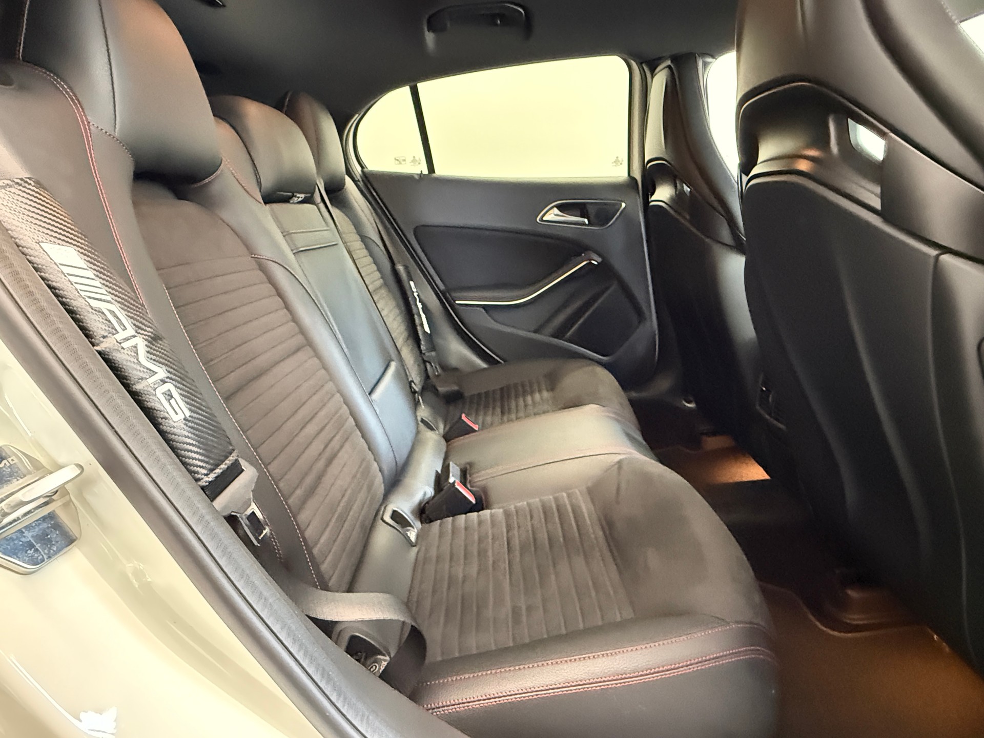 MERCEDES-BENZ GLA 45 AMG 4Matic 7G-DCT Ab 260.- pro Monat-image-18