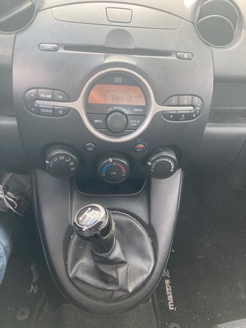 MAZDA 2 1.5i 16V Sport-image-10