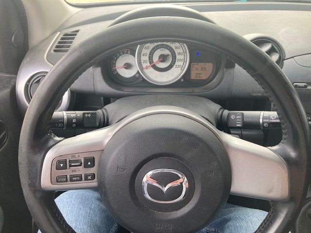 MAZDA 2 1.5i 16V Sport-image-12