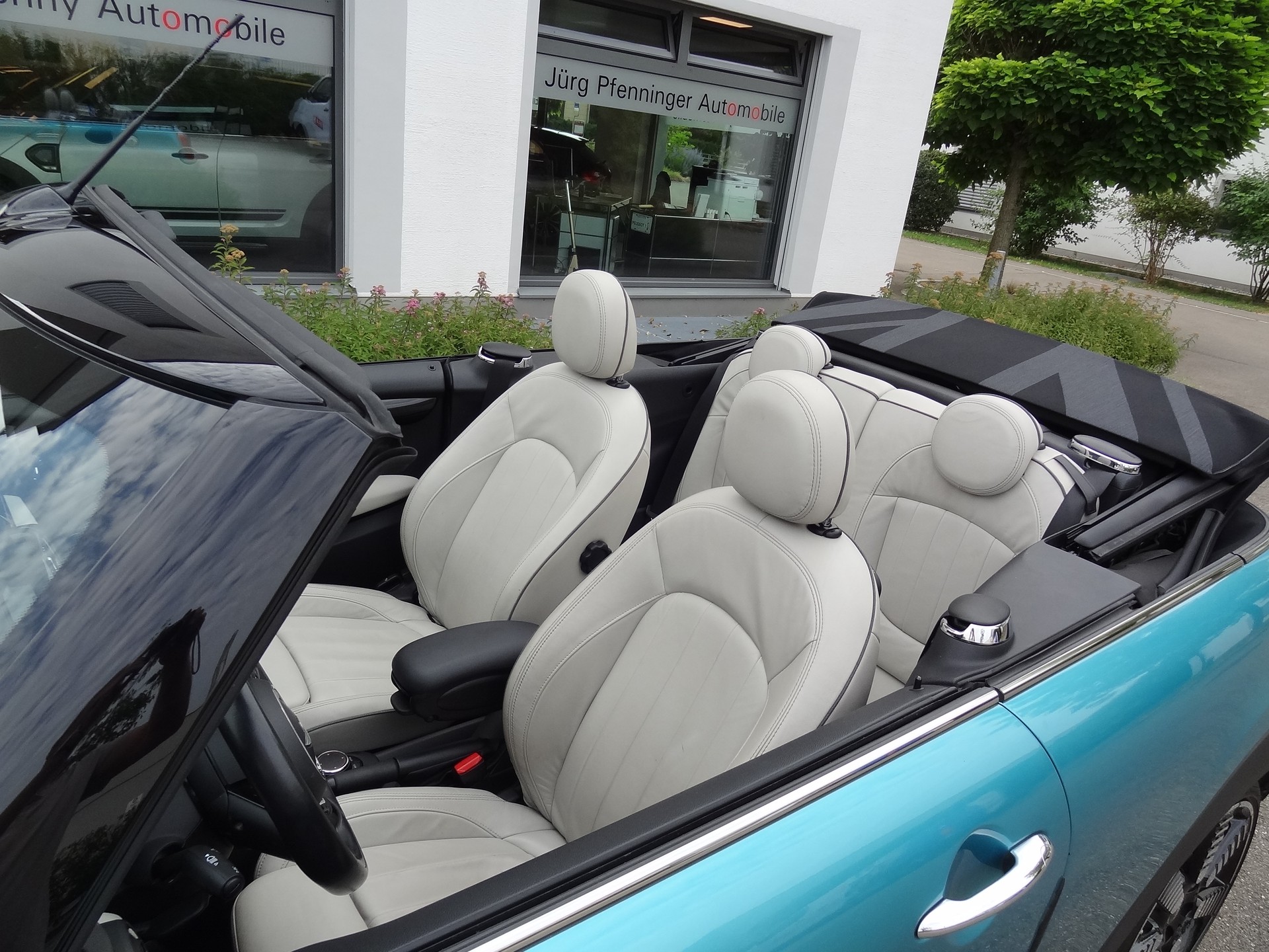 MINI Cooper S Cabriolet Steptronic-image-10