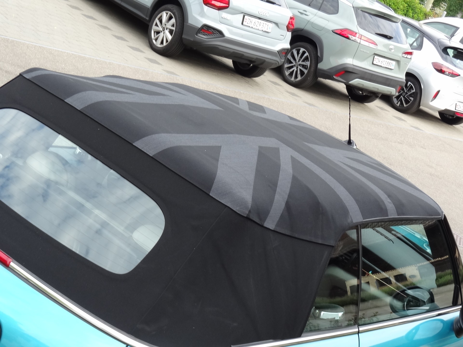 MINI Cooper S Cabriolet Steptronic-image-5