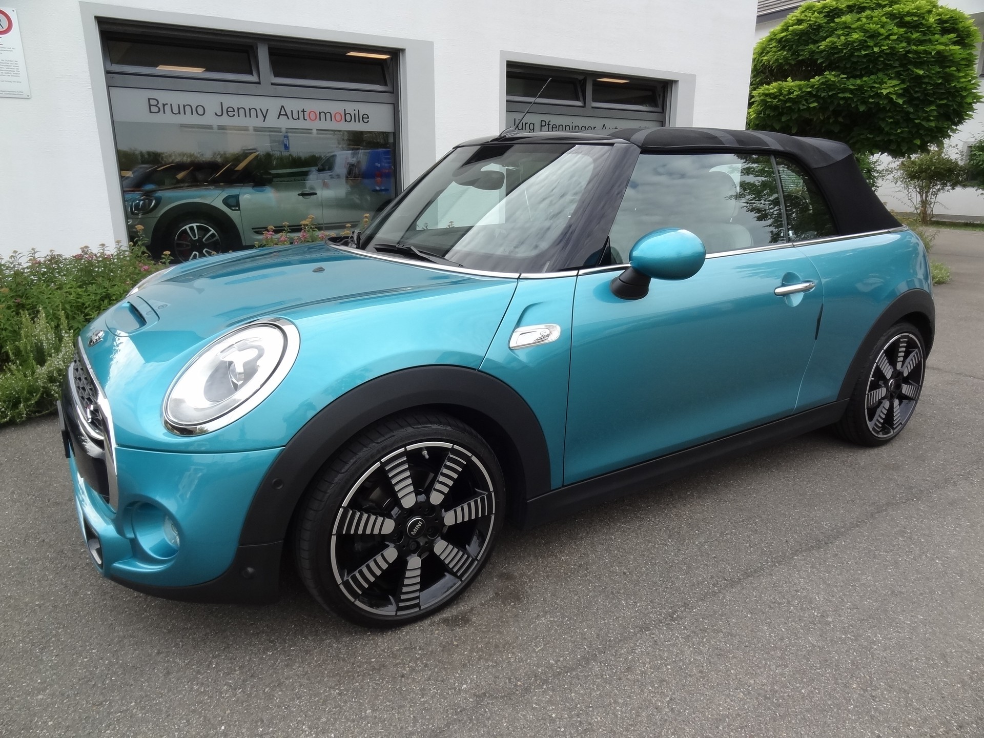 MINI Cooper S Cabriolet Steptronic-image-1