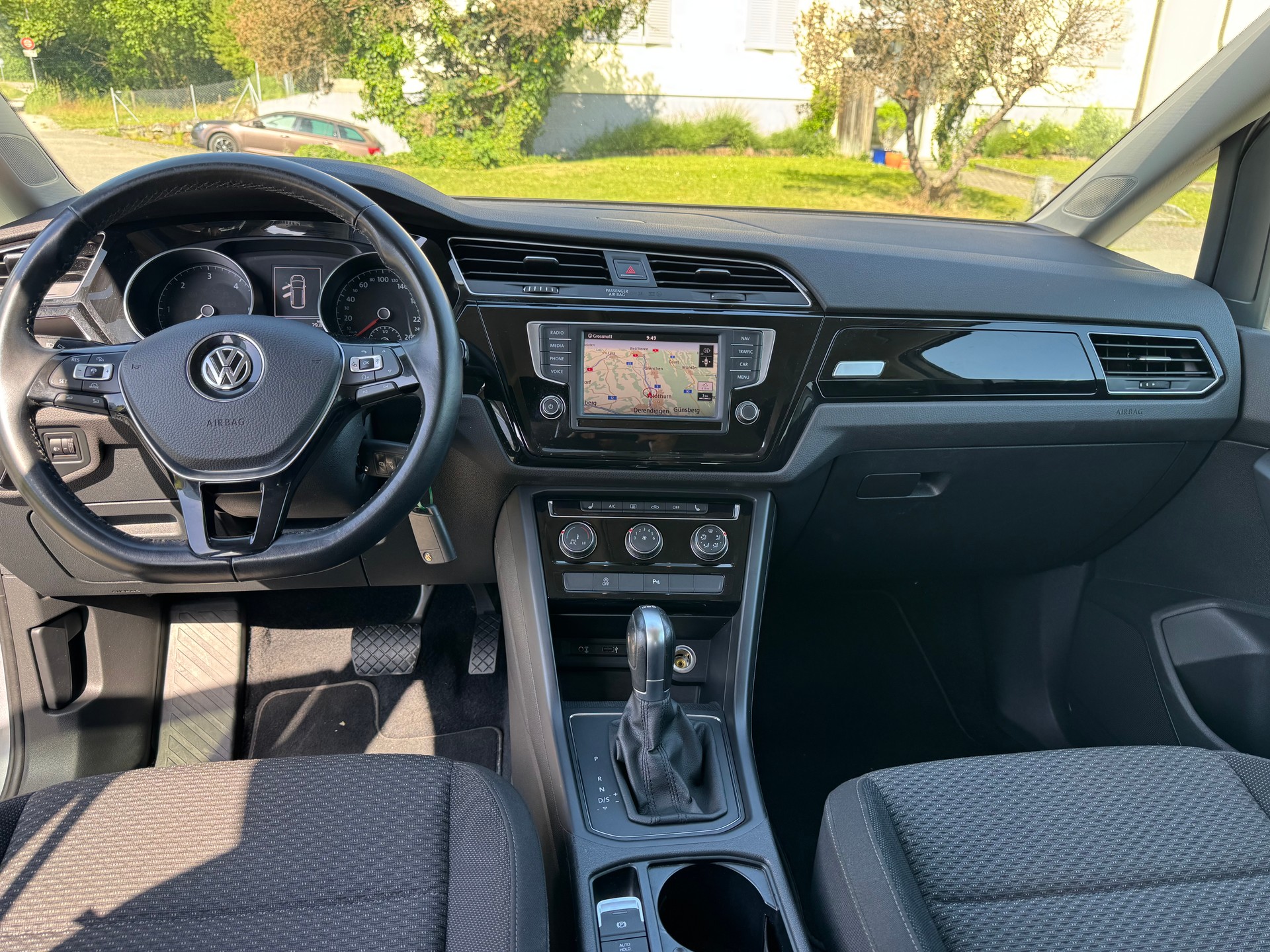 VW Touran 1.6 TDI BlueMotion Technology Trendline DSG-image-12