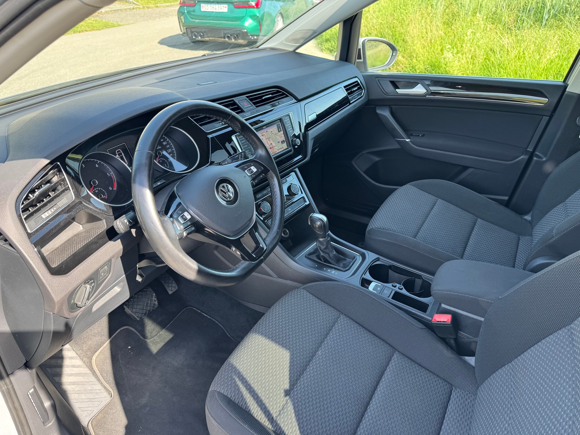 VW Touran 1.6 TDI BlueMotion Technology Trendline DSG-image-14