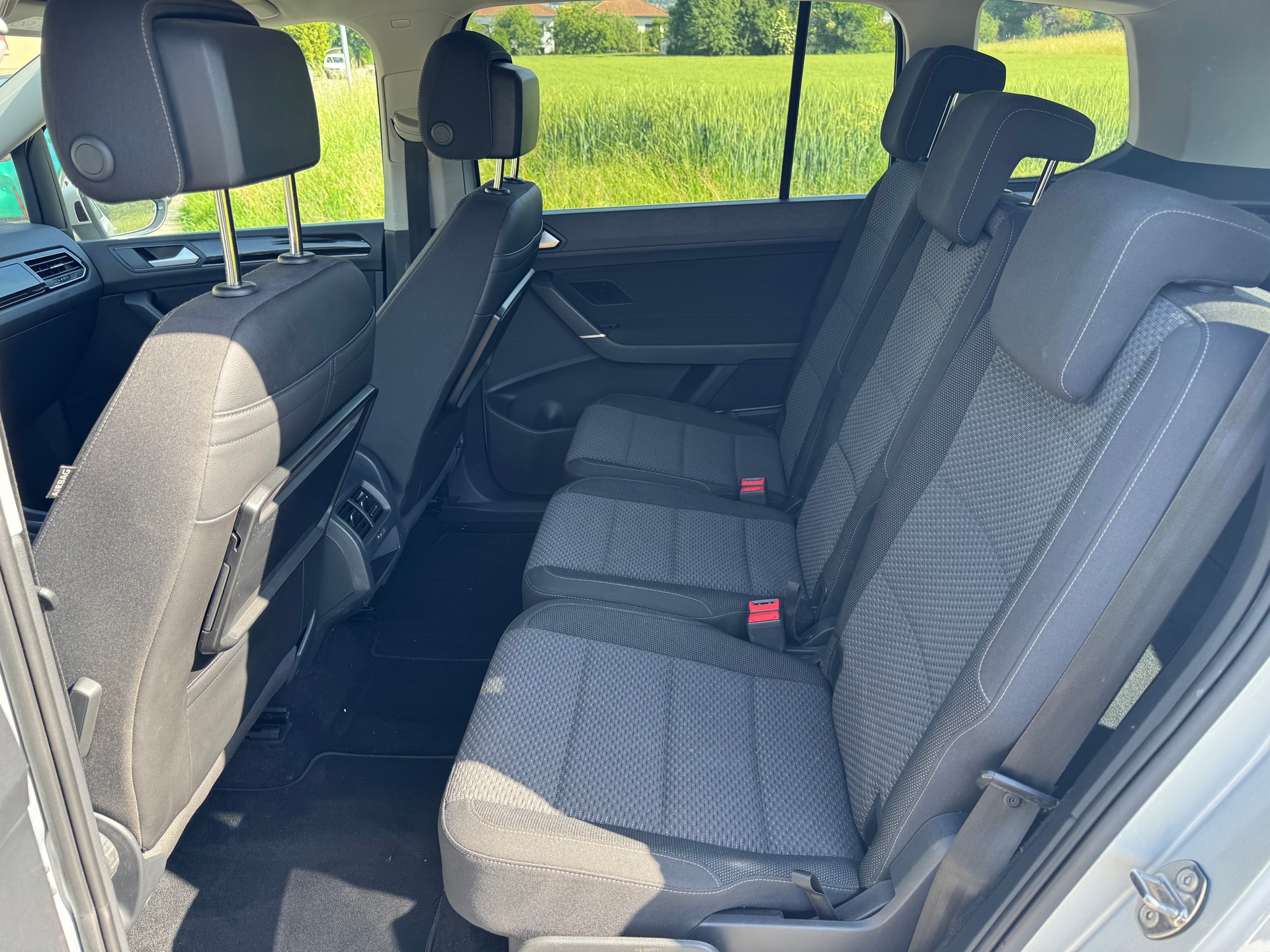 VW Touran 1.6 TDI BlueMotion Technology Trendline DSG-image-13