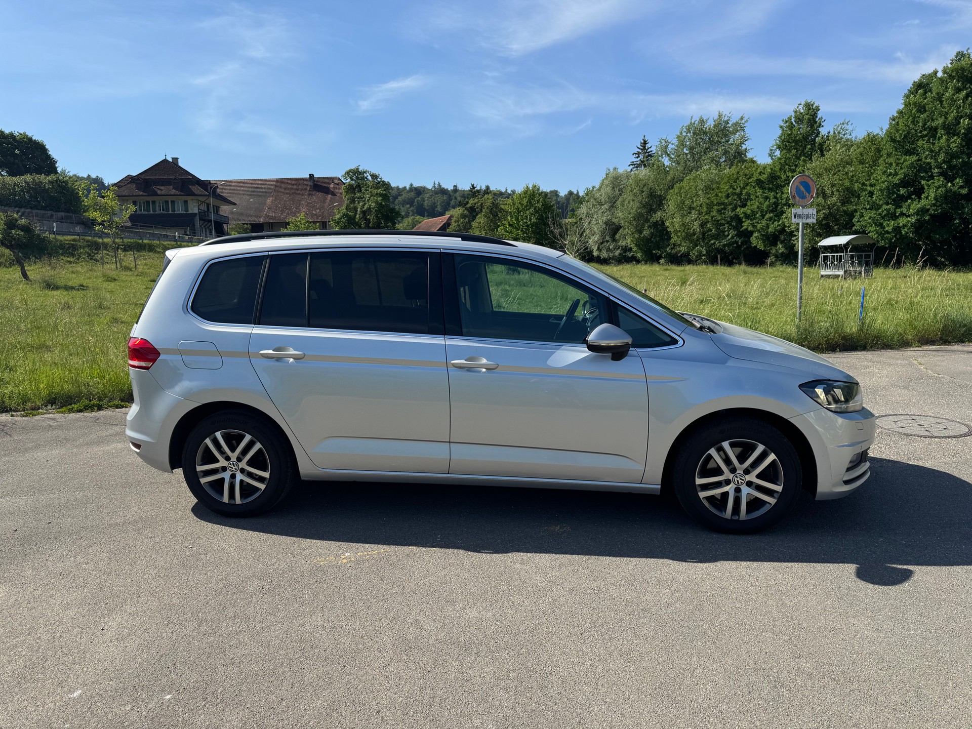VW Touran 1.6 TDI BlueMotion Technology Trendline DSG-image-3
