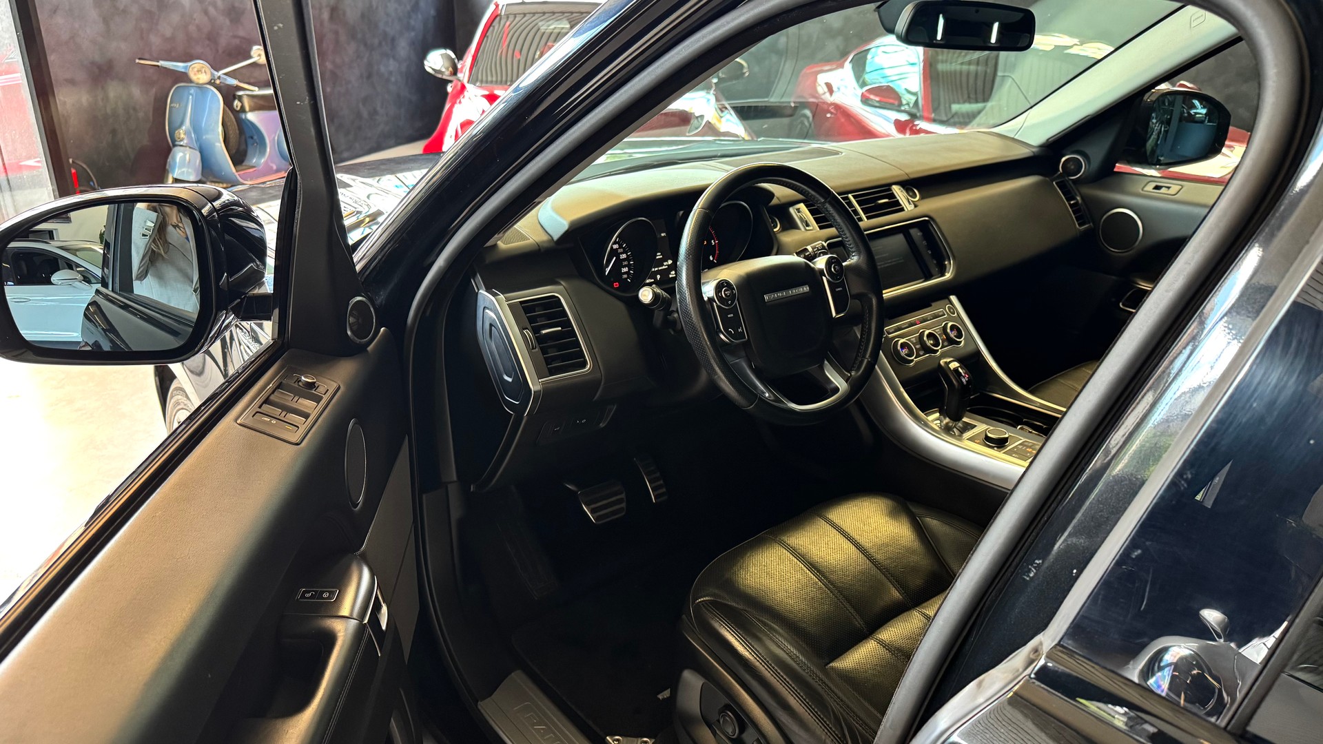 LAND ROVER Range Rover Sport 3.0 SDV6 HSE Automatic-image-4