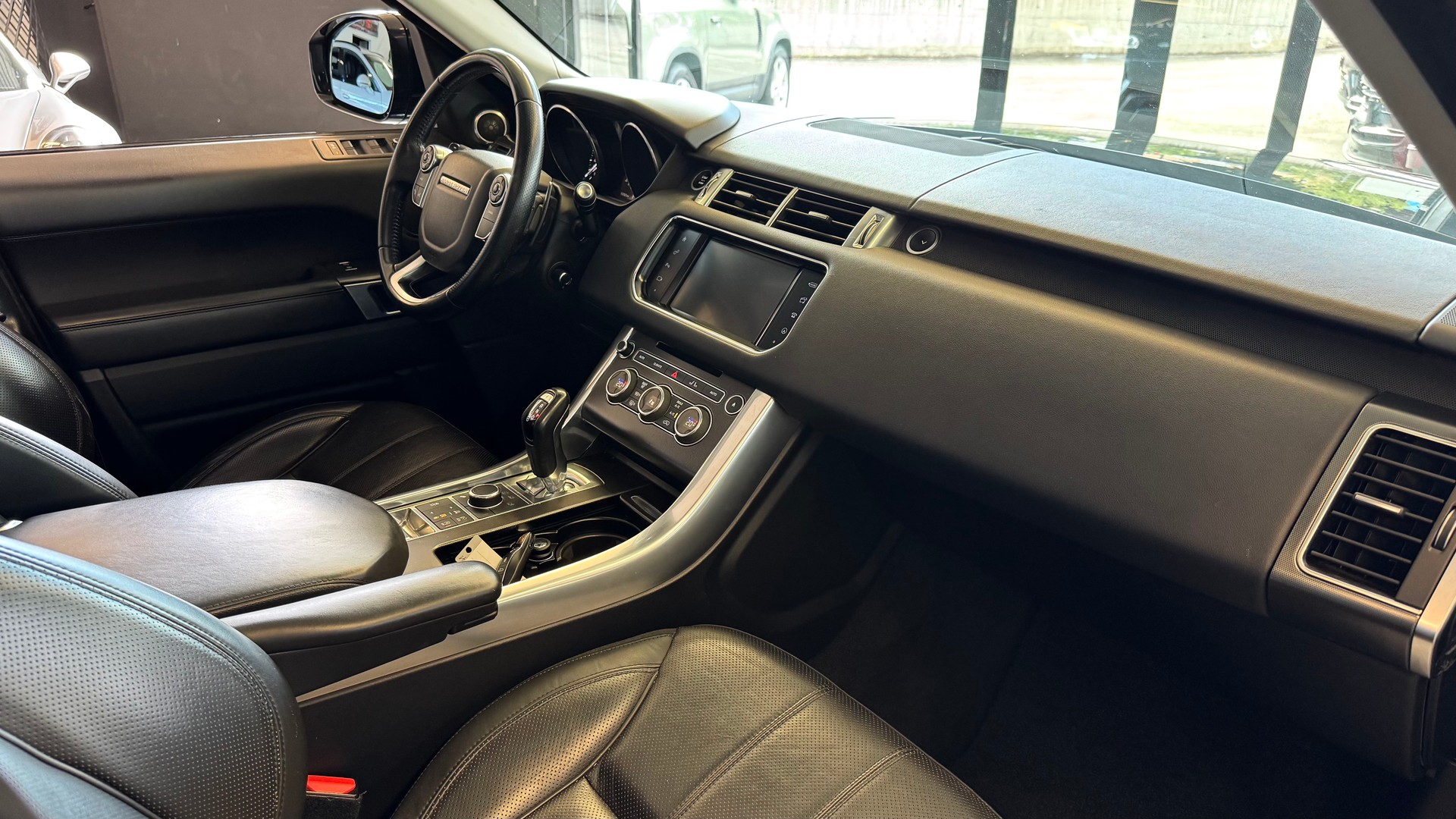 LAND ROVER Range Rover Sport 3.0 SDV6 HSE Automatic-image-14