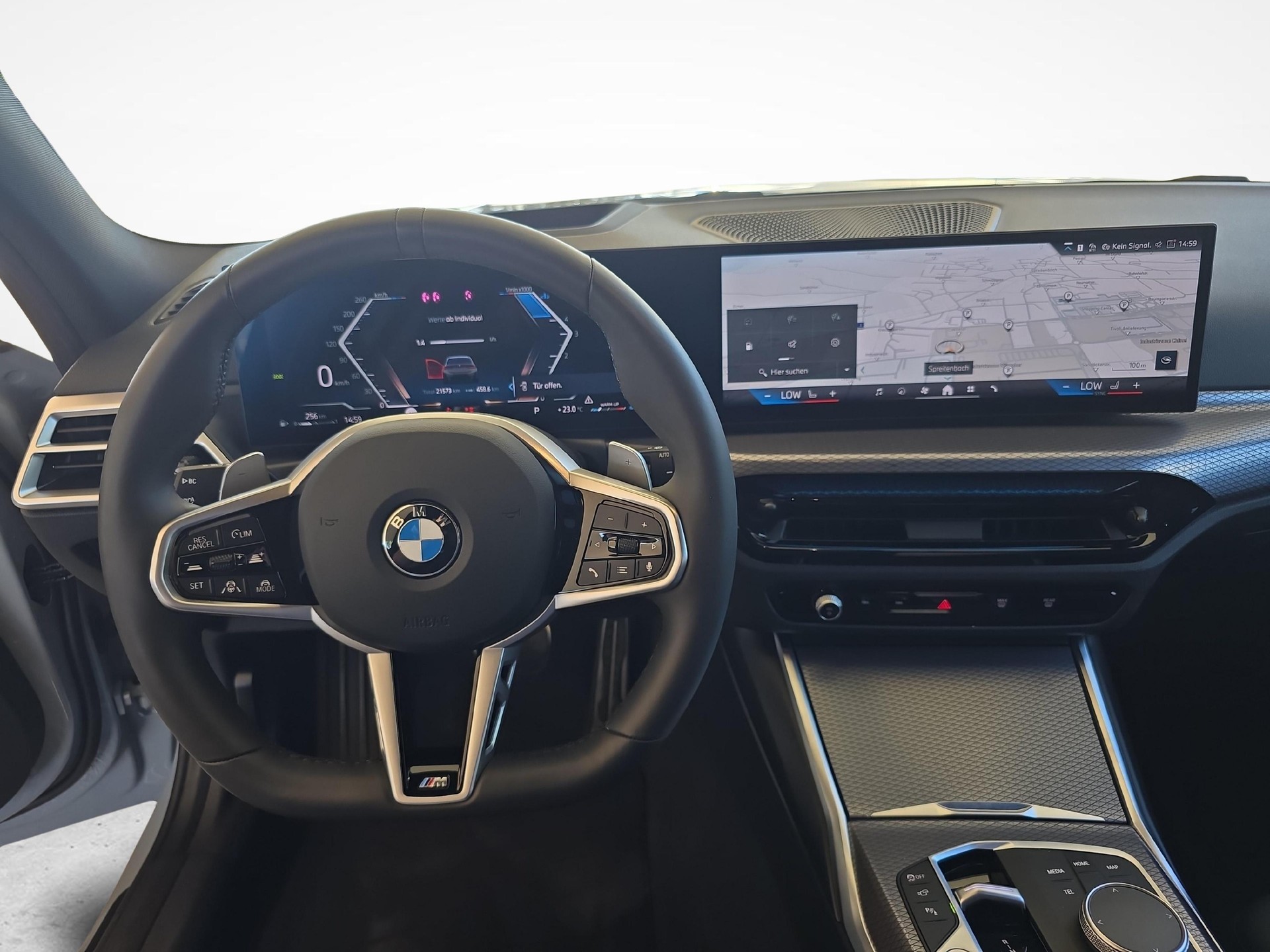 BMW 320d xDrive Touring-image-12