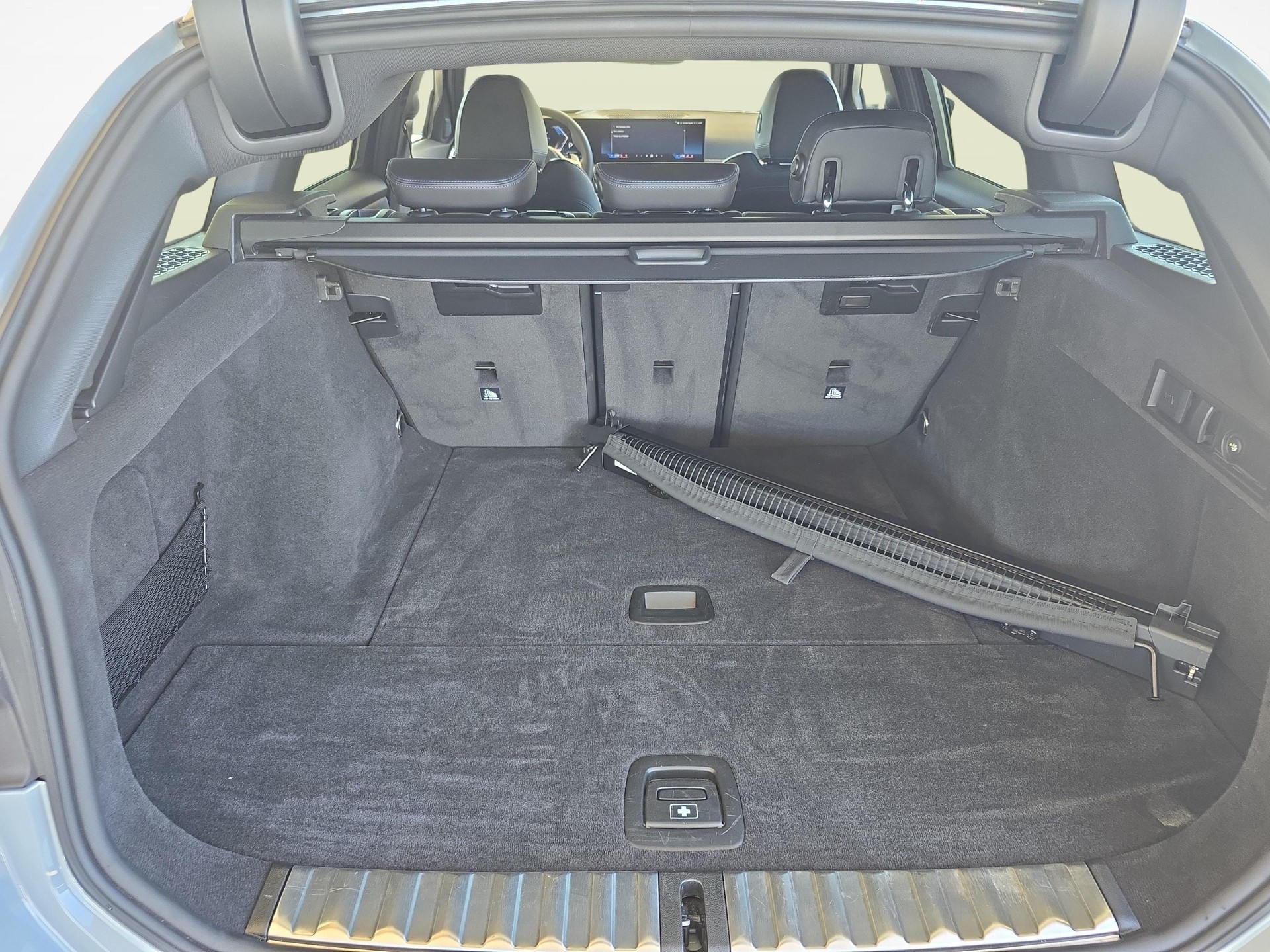 BMW 320d xDrive Touring-image-11