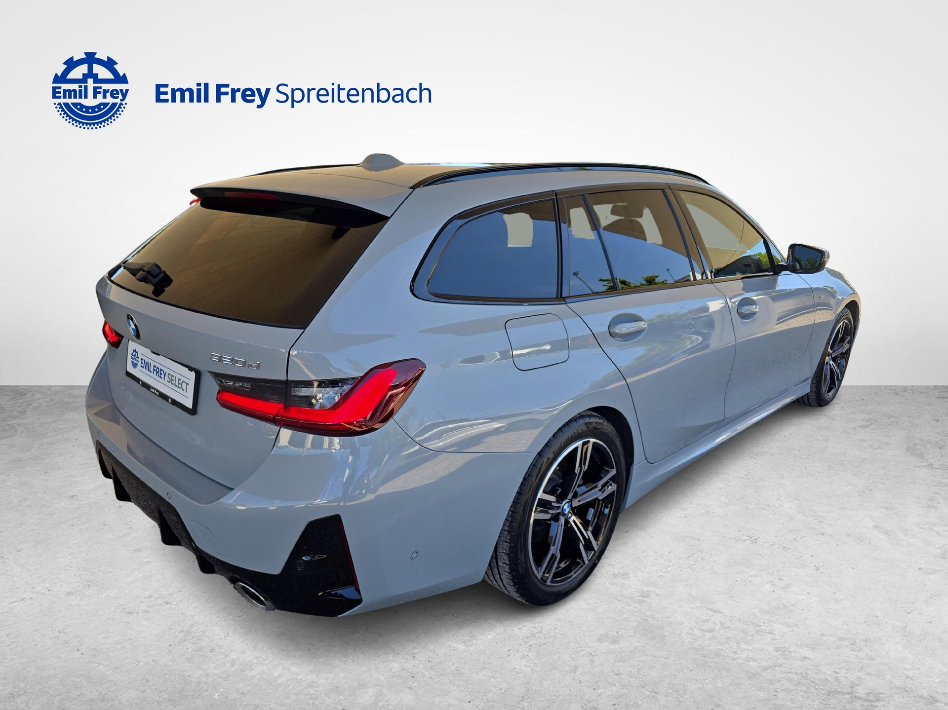 BMW 320d xDrive Touring-image-4