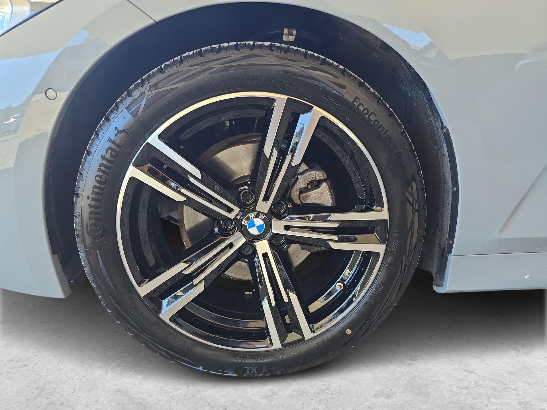 BMW 320d xDrive Touring-image-19