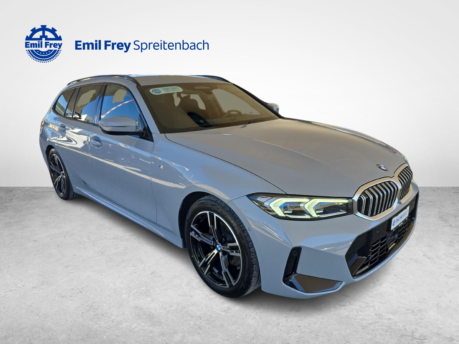 BMW 320d xDrive Touring-image-6